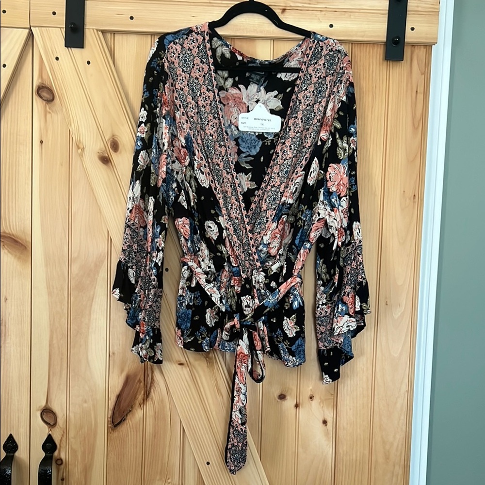Floral Top - Black and Pink